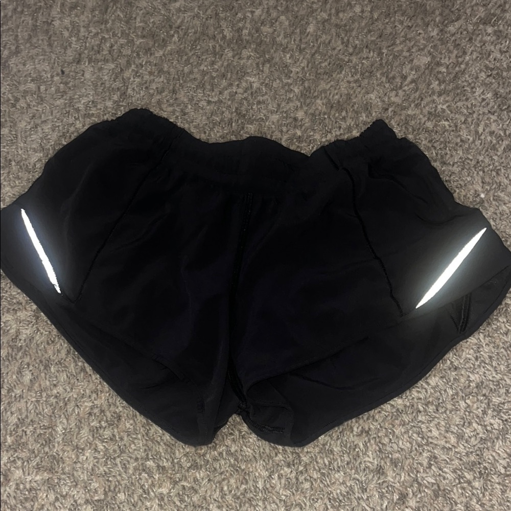 Black Lululemon Size 6 LW 2.5 inch